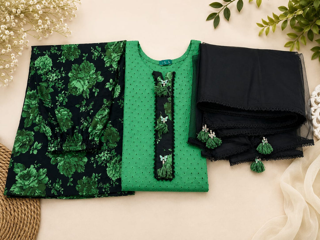Emerald Noor Chikankari Ensemble 💚